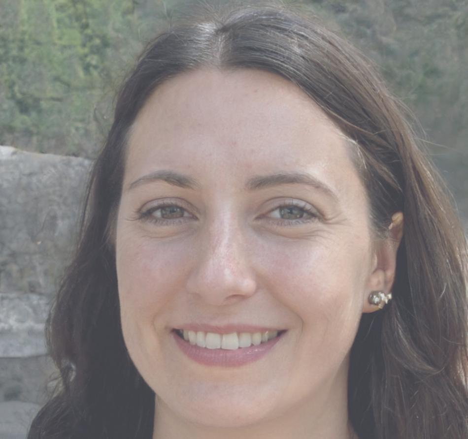 Professional headshot of Patima Songsiri, Market Psychology Instructor