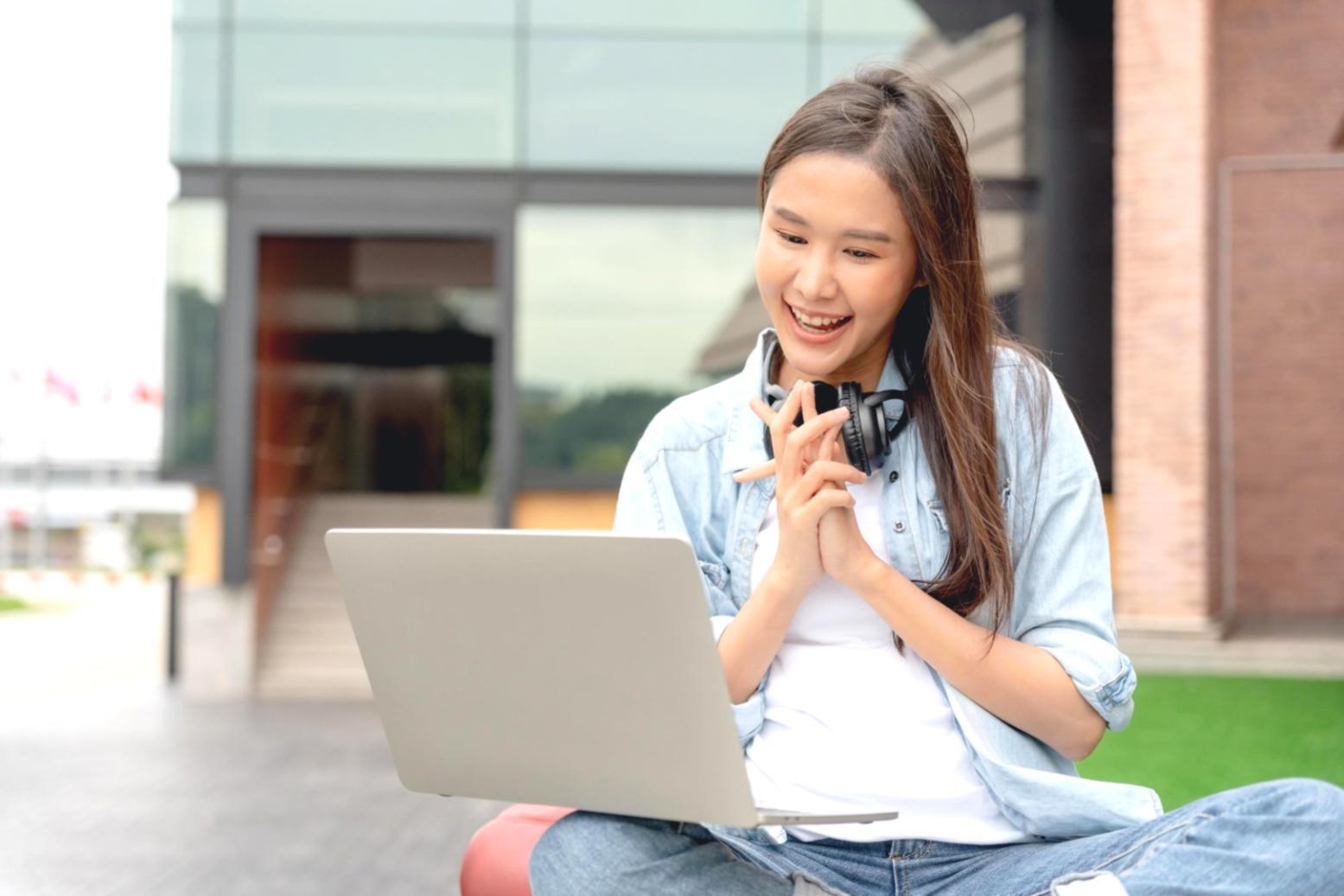 Modern trading education classroom with interactive displays and trading workstations